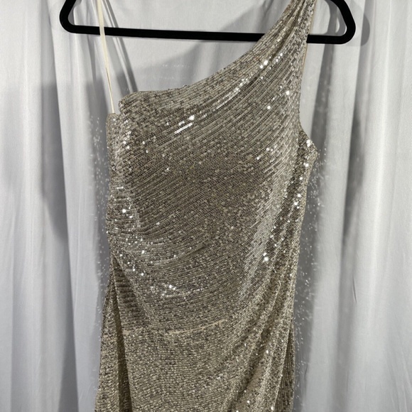 NWT $408 La Femme‎ [ 12 ] One-Shoulder Sequin Gown in Silver/Nude - Picture 9 of 15